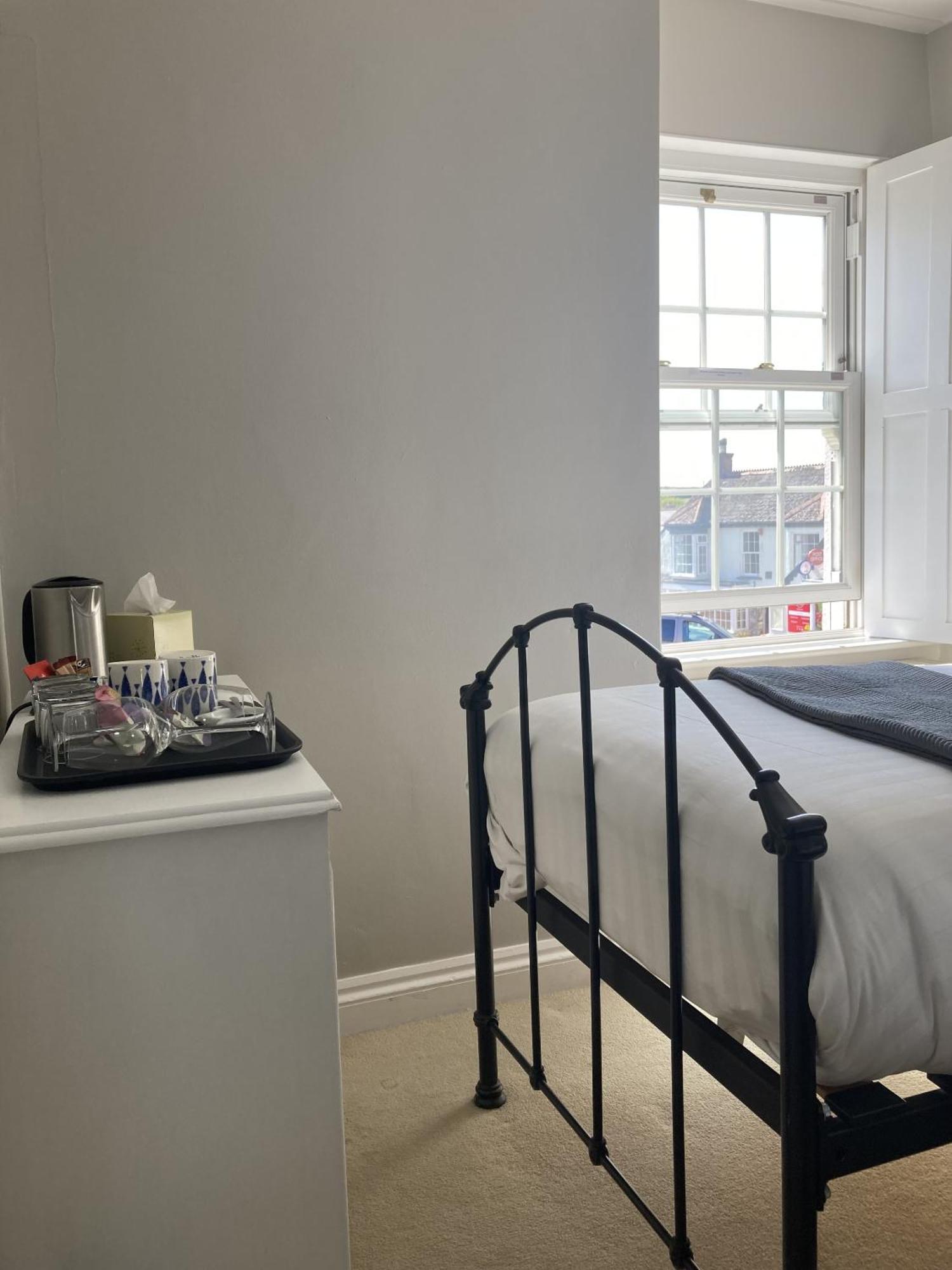 Old Temperance House Bed and Breakfast Saint Keverne Δωμάτιο φωτογραφία