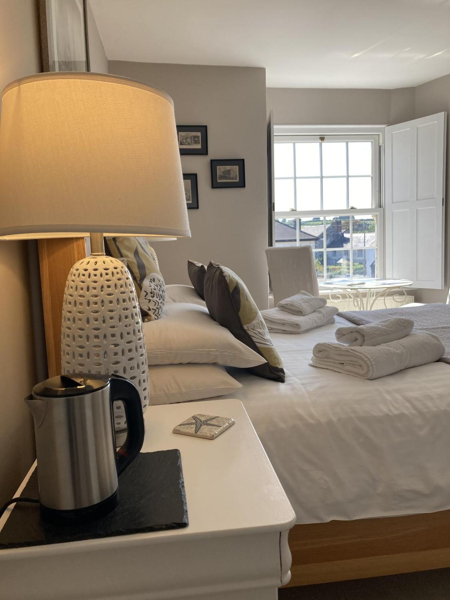 Old Temperance House Bed and Breakfast Saint Keverne Δωμάτιο φωτογραφία